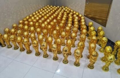 ضبط كؤوس مقلدة لجائزة كأس العالم في قطر 2022