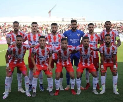 المغرب التطواني يسقط بثنائية أمام الجيش الملكي المتصدر للدوري المغربي و جريندو يعزوه لمحدودية الموارد .