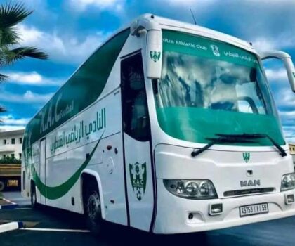 حافلة النادي القنيطري تتعرض لحادث طرقي و عامل القنيطرة يوصي بمنح المصابين العناية المطلوبة .