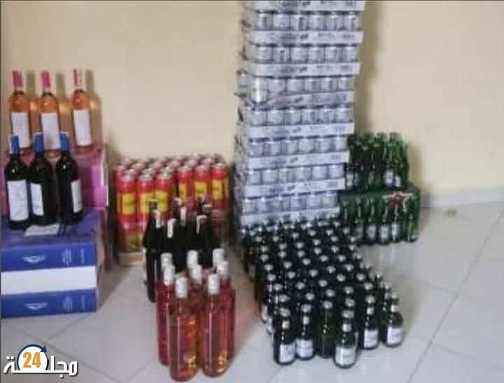عناصر الدرك الملكي بالقصر الكبير تحجز كميات من الخمور المهربة و توقف شخصا خلال العملية .