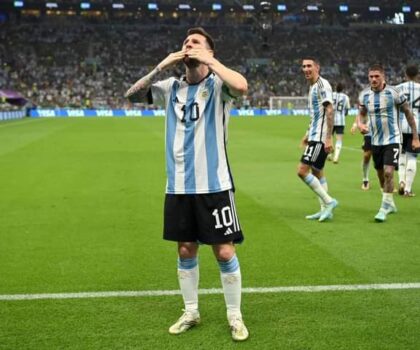 منتخب الأرجنتين يطيح بمنتخب المكسيك و يحيي آماله في المرور للدور الثاني بمونديال قطر 22 .