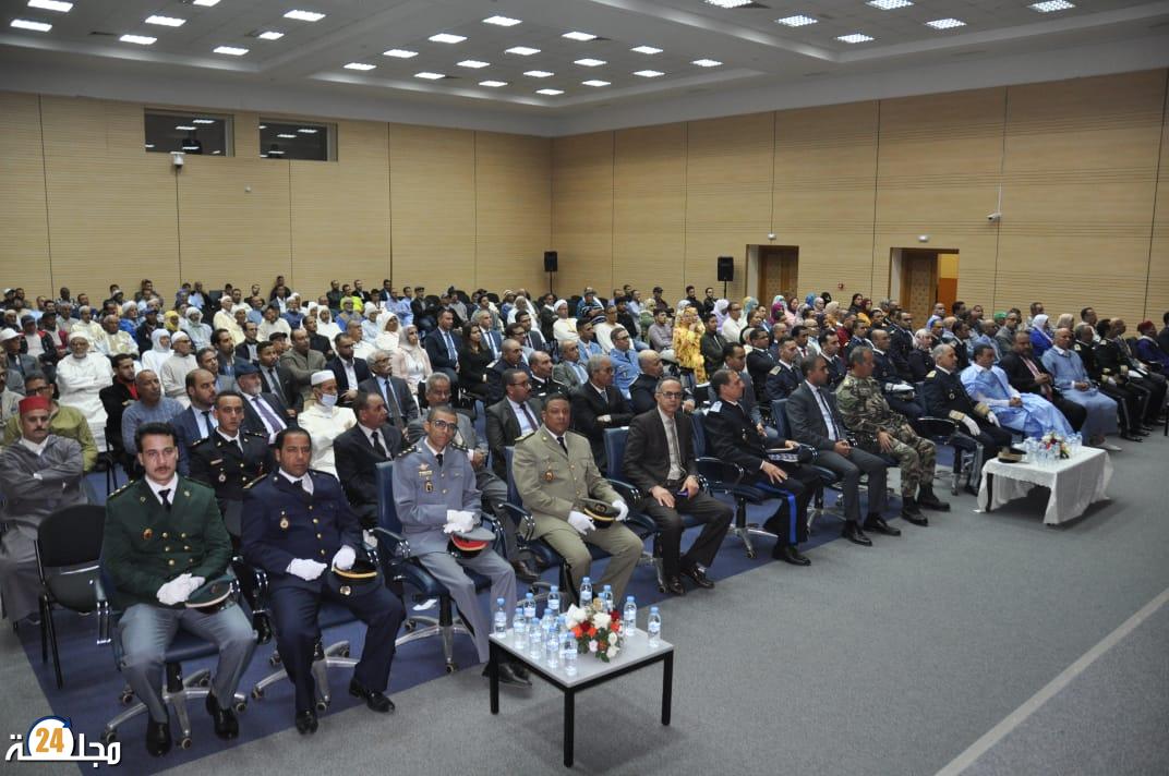 عامل إقليم سيدي إفني يترأس حفل الانصات للخطاب الملكي السامي بمناسبة تخليد الذكرى السابعة والأربعين لانطلاق المسيرة الخضراء المظفرة