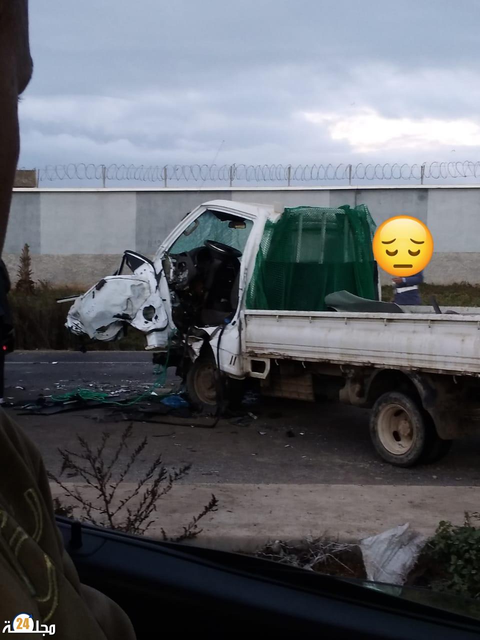 اصطدام بين حافلة لنقل العمال و شاحنة صغيرة يرسل اشخاصا إلى مستعجلات مستشفى محمد الخامس بالجديدة