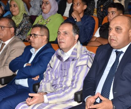 إسدال الستار على فعاليات مهرجان ” افولاي ” للمسرح الامازيغي بمدينة تيزنيت