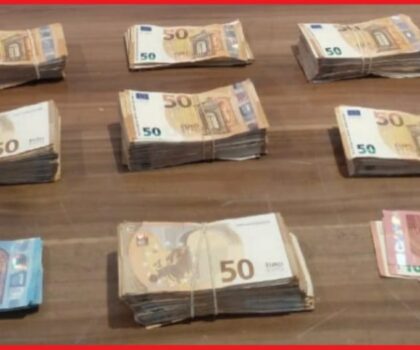 توقيف شخص بميناء طنجة المتوسط بتهريب العملة وتقديم الرشوة