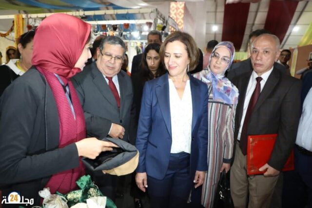 وزيرة السياحة والصناعة التقليدية والإقتصاد الإجتماعي والتضامني في زيارة للمعرض الجهوي الثالث بخنيفرة