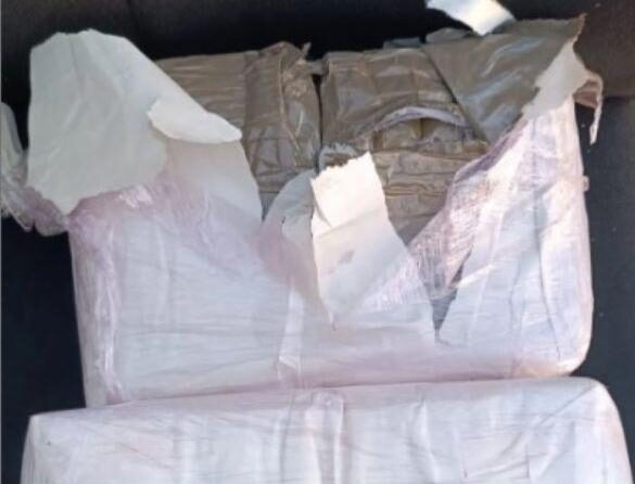 طنجة..توقيف عنصر من البحرية الفرنسية بحوزته 12 كيلوغراما من الحشيش