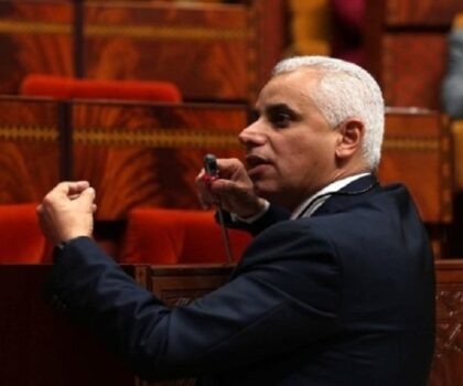 آيت الطالب يجتمع بمصنعي الأدوية بالمغرب لهذا السبب