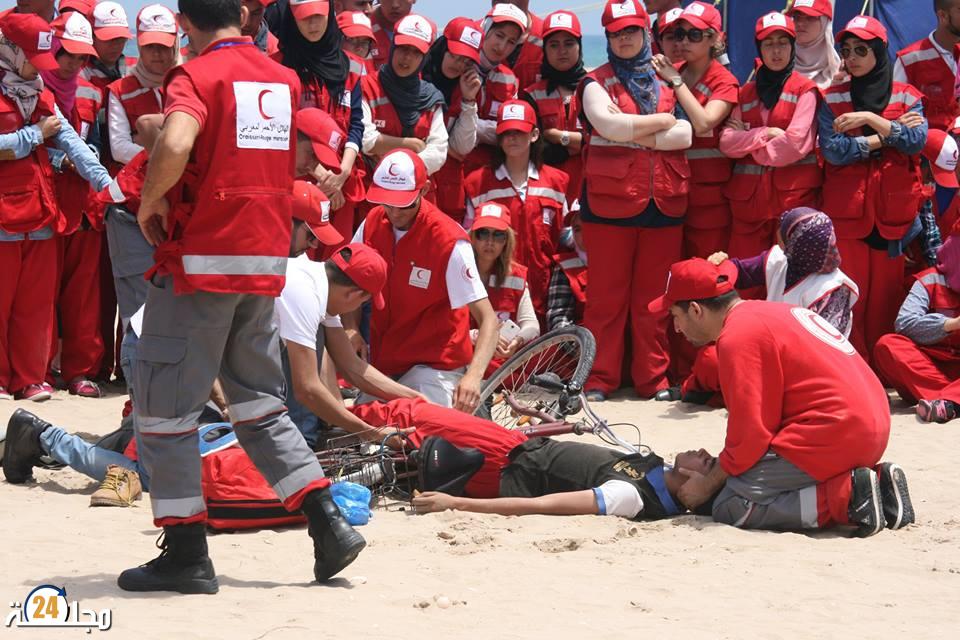 الهلال الأحمر المغربي للإغاثة و الإنقاذ بالعرائش يختتم دورته التكوينية حول الإسعافات الأولية لفائدة الشباب .