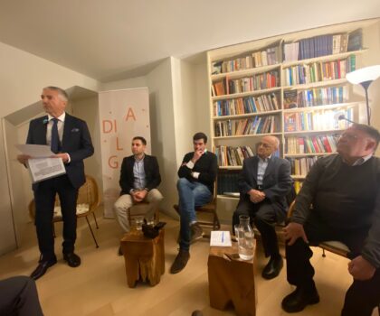 الحنين إلى الوطن الأم لا يموت،”موضوع مائدة مستديرة من تنظيم القنصلية الاسرائلية بكتالونيا “