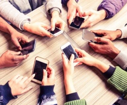 هواتفنا الذكية “تسبب الحساسية والربو”