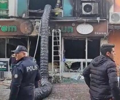مقتل 7 أشخاص بينهم أطفال وإصابة آخرين في انفجار بمطعم في تركيا