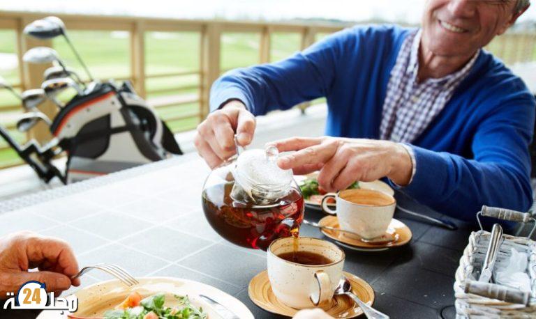 ما هو ضرر تناول الشاي بعد الأكل مباشرة؟