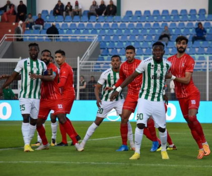 لدفاع الحسني الجديدي يتلقى هزيمة قاسية أمام الفتح الرباطي بثلاثية