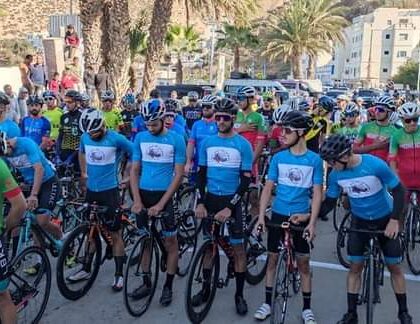 الطواف الجهوي الأول للجهة الشمالية للدراجات يختتم مراحله مخلفا استياء لدى سكان القصر الكبير بحجب الطواف عن المدينة .