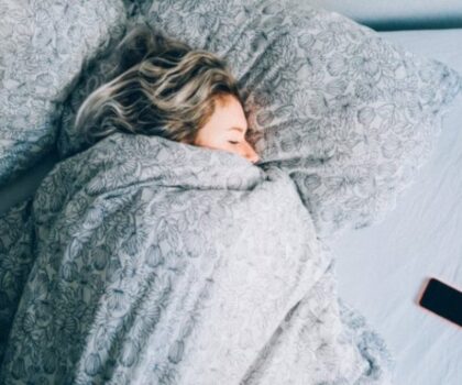 “ليست بدعة صحية”.. البطانيات الثقيلة تؤدي إلى نوم عميق!