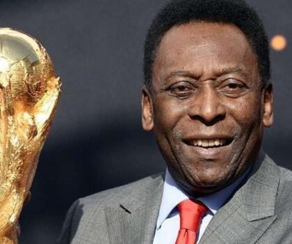 الأسطورة بيليه يودع عائلته وأصدقاءه برسالة مؤثرة