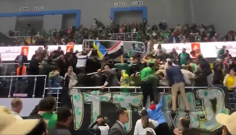 إصابة 27 مشجعا في انهيار مدرج أثناء مباراة في دوري لكرة السلة بمصر