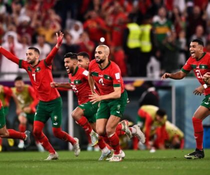 ثلاثي المنتخب المغربي يزين التشكيلة المثالية لمونديال “قطر 2022”