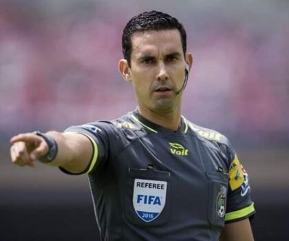 الفيفا تعلن عن حكم مباراة المغرب وفرنسا