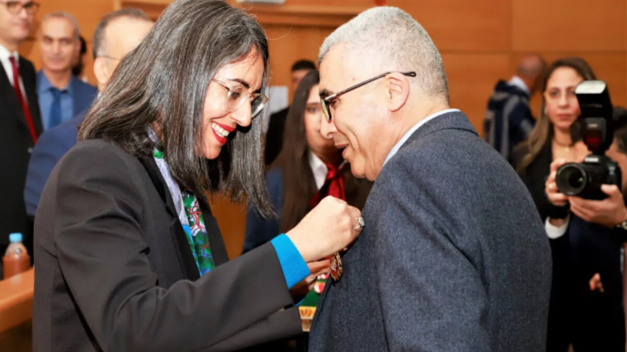 توشيح 169 موظفا بوزارة الاقتصاد والمالية بأوسمة ملكية