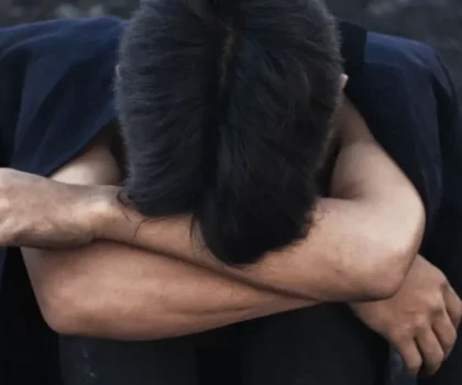 علامات تكشف الأشخاص الذين يدمرون أنفسهم