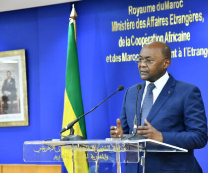 وفاة وزير خارجية الغابون بنوبة قلبية خلال اجتماع للحكومة