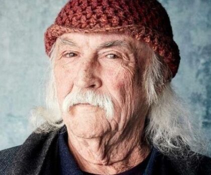 وفاة أسطورة الروك ديفيد كروسبي عن عمر ناهز الـ81 عاما