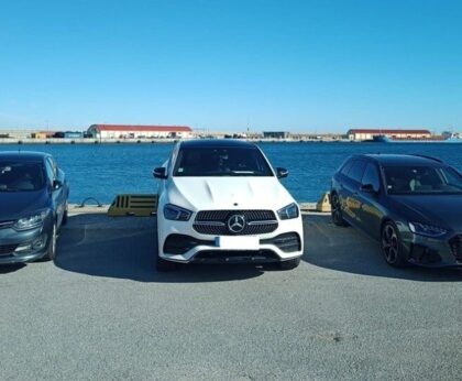 توقيف ثلاثة أشخاص حاولوا ادخال سيارات مسروقة الى المغرب