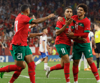 نجم المنتخب المغربي يقترب من الدوري الإنجليزي