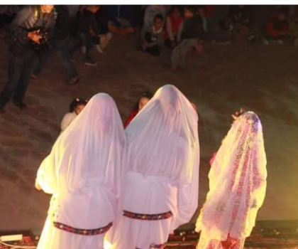 عرض الازياء التقليدية الامازيغية في اطار فعاليات ” تيفلوين ” بمدينة تيزنيت