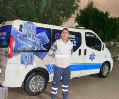 بادرة طيبة.. صاحب سيارة إسعاف يتكفل بنقل المواطنين من والى الملحقات الإدارية للتسجيل بنظام المساعدة الطبية AMO