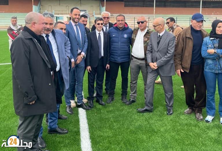 وأخيرا تعشيب وافتتاح ملعب ابن احمد