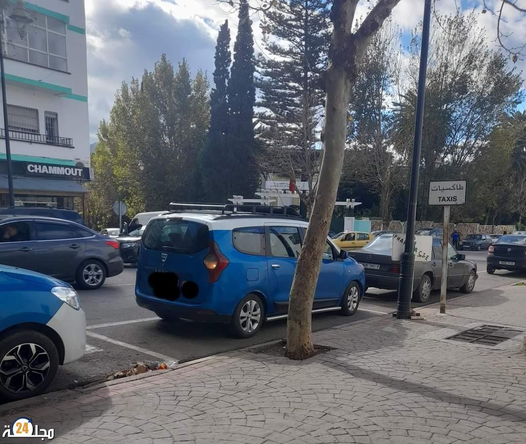 تطوان… قيام بعض سائقي سيارات الأجرة بمحطة بنقريش بمنع تنقل الركاب لإضافة 50 ٪ عمدا ومطالب بتدخل السلطة