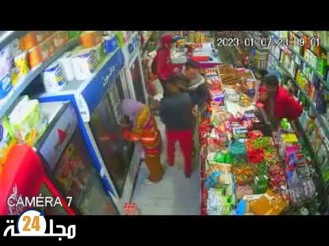 بالفيديو..شاهد بعض جماهير الوداد الرياضي يسرقون محلا تجاريا بتطوان