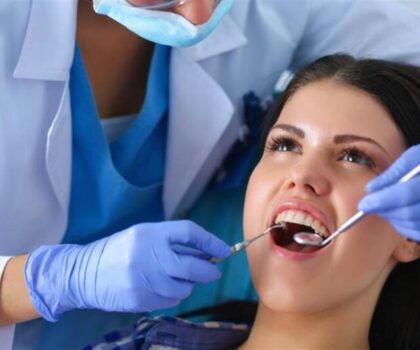 أشياء مؤذية لا تقم بها بعد مغادرة عيادة الأسنان!