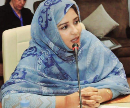 نبيلة منيب تتهم الدولة بإفساد ساكنة الصحراء بالكرطيات.