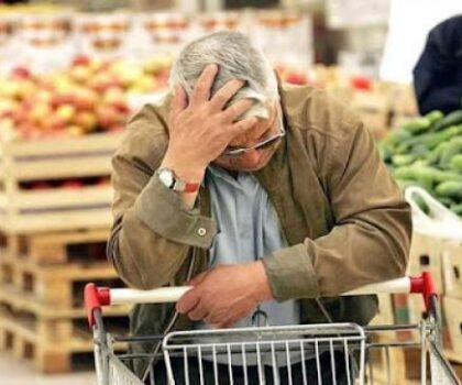 نشطاء العالم الافتراضي يسخرون من طريقة تعامل الحكومة مع ارتفاع الاسعار