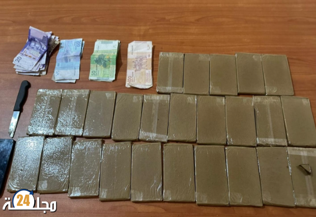 العيون… الشرطة القضائية بجماعة المرسى طارت بواحد البزناز مغرقها حشيش