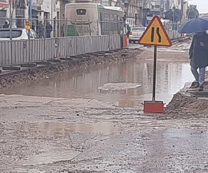 الجديدة…بطء الأشغال بشارع محمد الخامس و عدم تحويل المحطة الطرقية تثير سخط الجميع