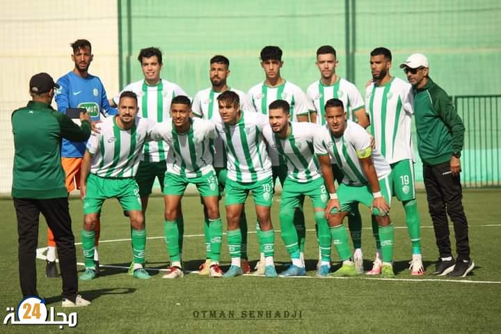 النادي القصري يواصل سلسلة نتائجه السلبية بتعادل أمام شباب العرائش وسط تخبط إداري و هيكلي .