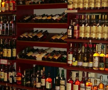 سكان تجزئات سكنية ببرشيد تراسل عامل الإقليم لمنع فتح محل لبيع الخمور