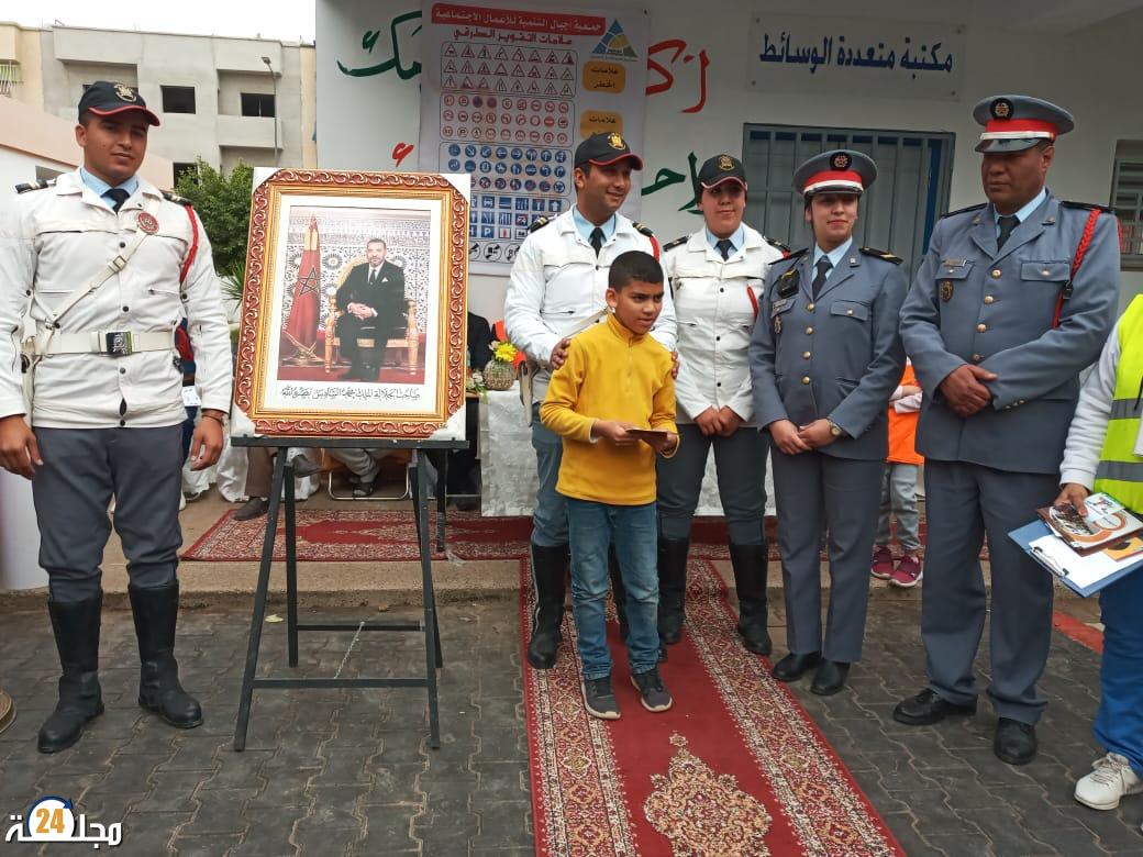 الدروة .. بحضور الدرك الملكي مدرسة أبي هريرة تخلد اليوم الوطني للسلامة الطرقية