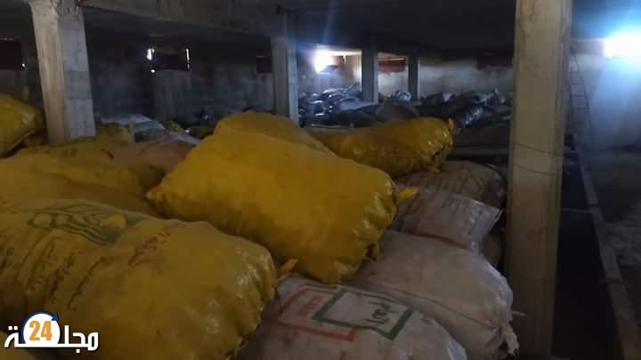 اقليم خنيفرة ..سلطات أجلموس تداهم مستودعا لتخزين البطاطس