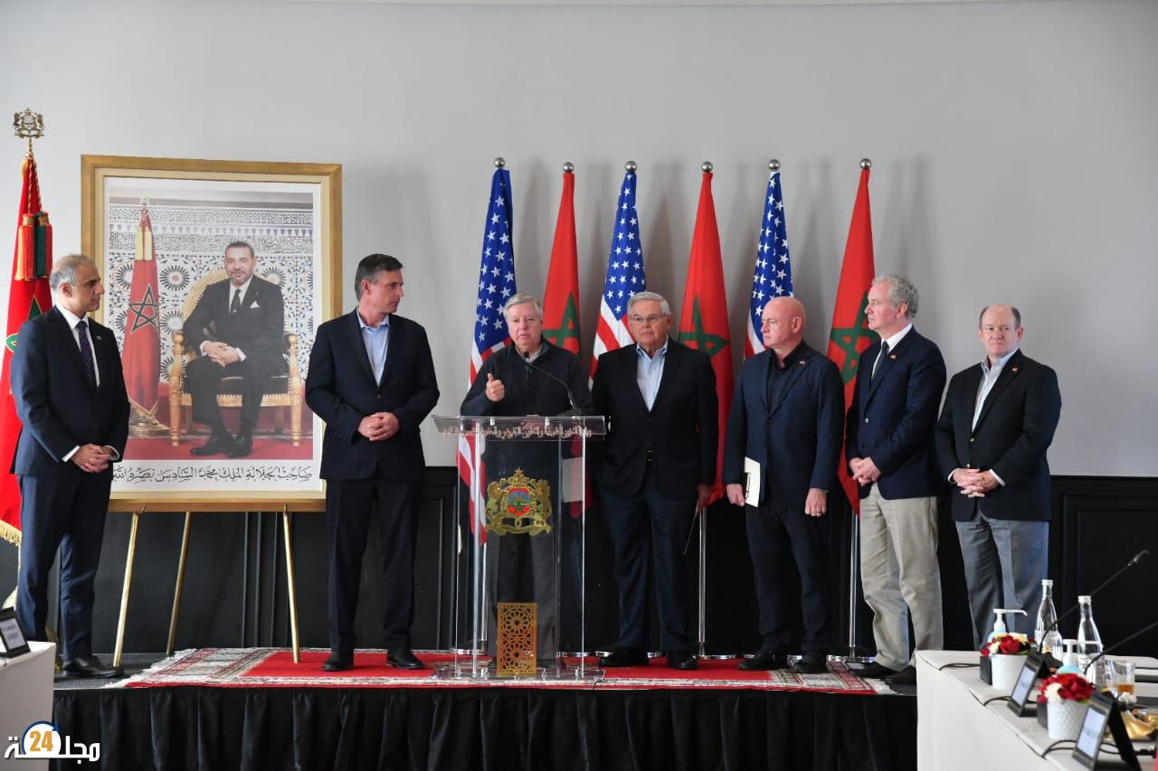 وفد مهم من مجلس الشيوخ الأمريكي يشيد بدور صاحب الجلالة في تعزيز السلام