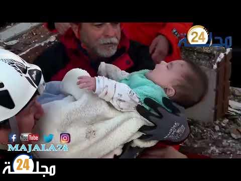 بالفيديو..طفلة ذات 6 اشهر بقيت عالقة لمدة 30 ساعة تحت الأنقاض وتم إستخراجها وهي على قيد الحياة