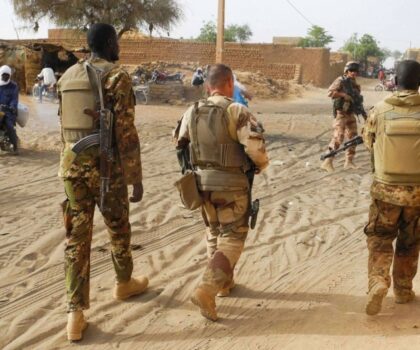 بعد التراجع الفرنسي.. تنسيق مغربي- أمريكي لضبط الأمن بالساحل