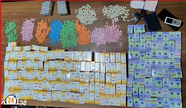 القنيطرة…. الشرطة القضائية تتمكن من ايقاف شخص جاي و جايب معاه كمية كبيرة من الاقراص المهلوسة