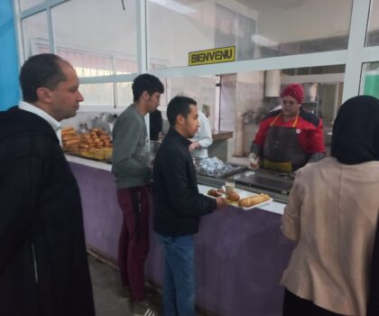 مدير الأكاديمية الجهوية للتربية التكوين لجهة الدار البيضاء سطات مرفوقا بالمدير الإقليمي لسطات في زيارات تفقدية للأقسام الداخلية للمؤسسات التعليمية