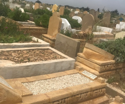 سطات.. ” شوافة ” شهيرة تقيم طقوسا شيطانية وسط مقبرة لالة ميمونة